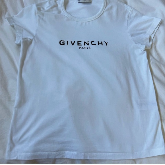 Authentic Givenchy T-Shirt - Picture 2 of 5